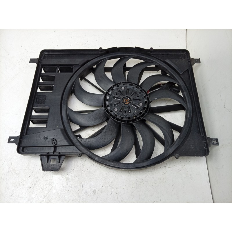 Recambio de electroventilador para land rover discovery sport (l550) 2.0 d 4x4 referencia OEM IAM  GJ328C607BC LR036F001/470079