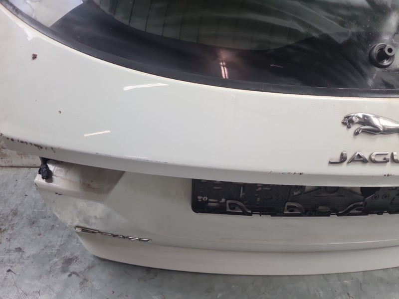 Recambio de porton trasero para jaguar e-pace first edition referencia OEM IAM J9C2663 J9C2663 