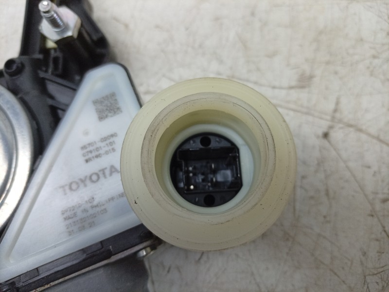 Recambio de elevalunas delantero derecho para toyota corolla sedán (_e21_) 1.8 vvti hybrid (zwe211, mzea12) referencia OEM IAM  