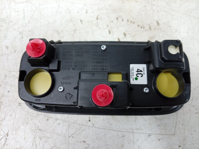 Recambio de luz interior para toyota yaris (_p21_, _pa1_, _ph1_) 1.5 hybrid (mxph11) referencia OEM IAM  812600D260 