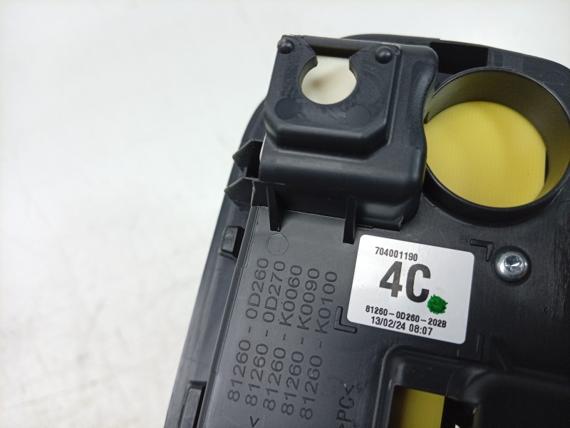 Recambio de luz interior para toyota yaris (_p21_, _pa1_, _ph1_) 1.5 hybrid (mxph11) referencia OEM IAM  812600D260 