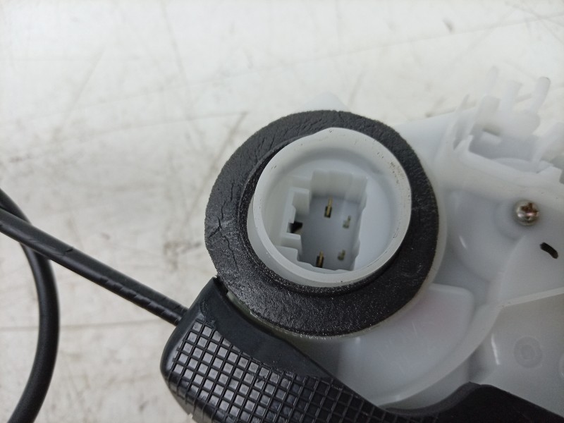 Recambio de cerradura puerta trasera izquierda para toyota yaris (_p21_, _pa1_, _ph1_) 1.5 hybrid (mxph11) referencia OEM IAM  6