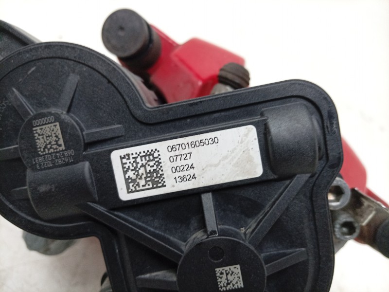 Recambio de pinza de freno trasera derecha para maserati grecale gt mild hybrid q4 referencia OEM IAM  06701605030 