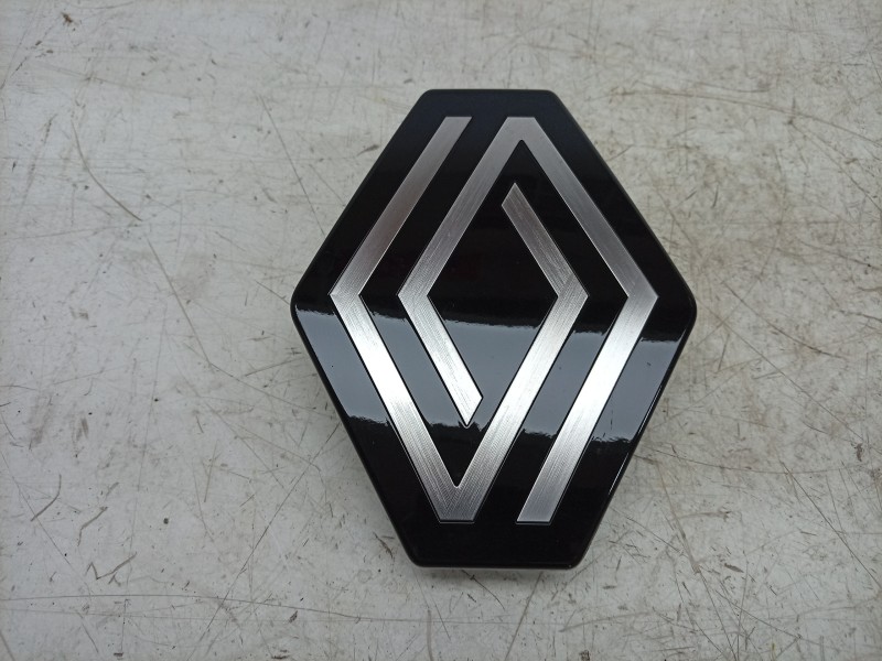 Recambio de emblema para renault 5 e-tech 150 referencia OEM IAM  628901466R 