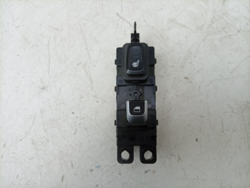 Recambio de mando elevalunas trasero izquierdo para kia stinger (ck) 2.0 tgdi cat referencia OEM IAM  93580J5000 