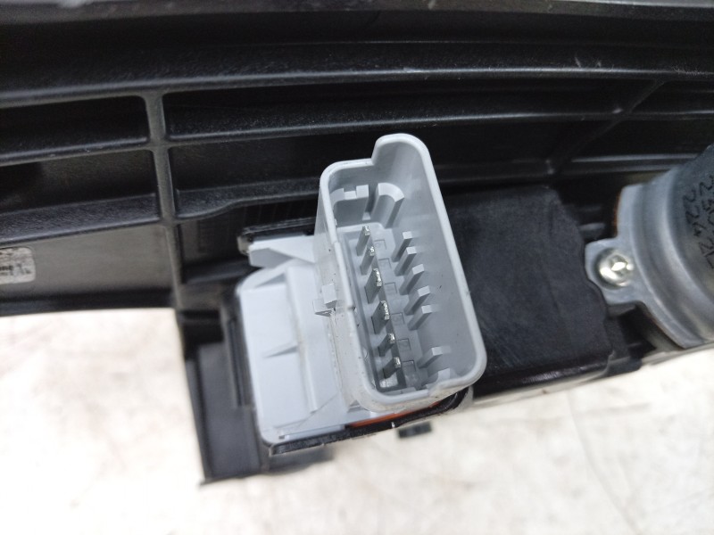 Recambio de elevalunas trasero izquierdo para peugeot 2008 ii (ud_, us_, uy_, uj_, ur_, uc_) 1.2 puretech 100 referencia OEM IAM
