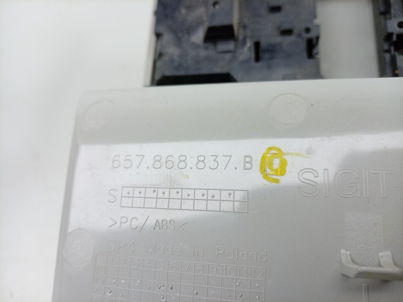 Recambio de luz interior para skoda kamiq (nw4) 1.0 tsi referencia OEM IAM  657868837B 