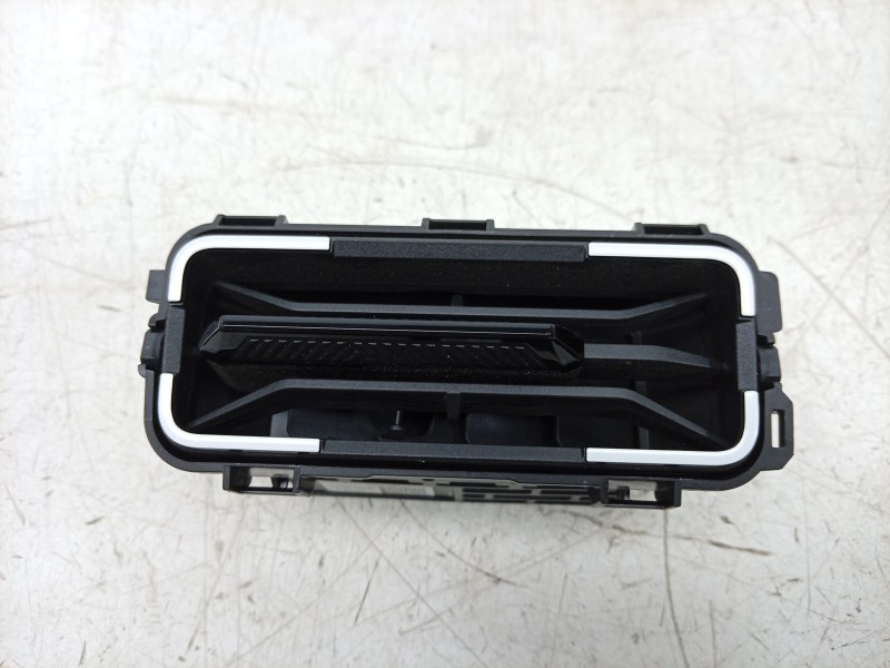 Recambio de rejilla aireadora para renault 5 e-tech 150 referencia OEM IAM  687609185R 