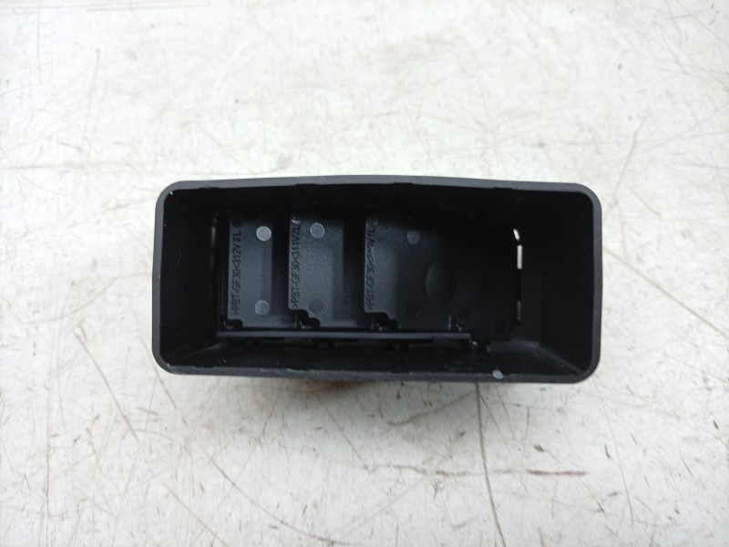 Recambio de rejilla aireadora para renault 5 e-tech 150 referencia OEM IAM  687609185R 