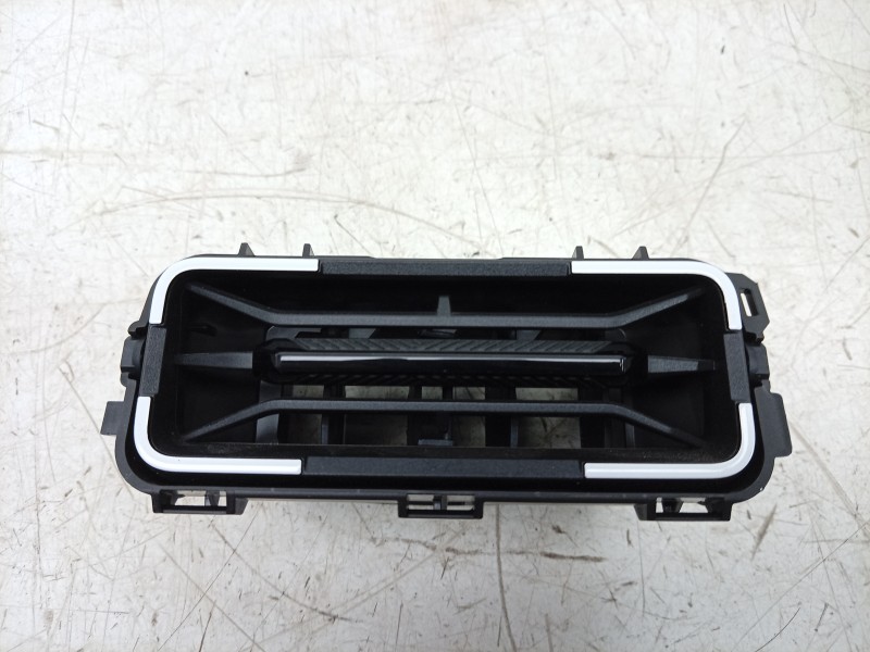Recambio de rejilla aireadora para renault 5 e-tech 150 referencia OEM IAM  687609185R 