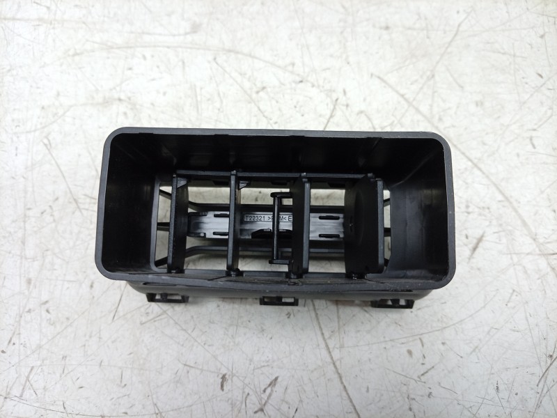 Recambio de rejilla aireadora para renault 5 e-tech 150 referencia OEM IAM  687609185R 