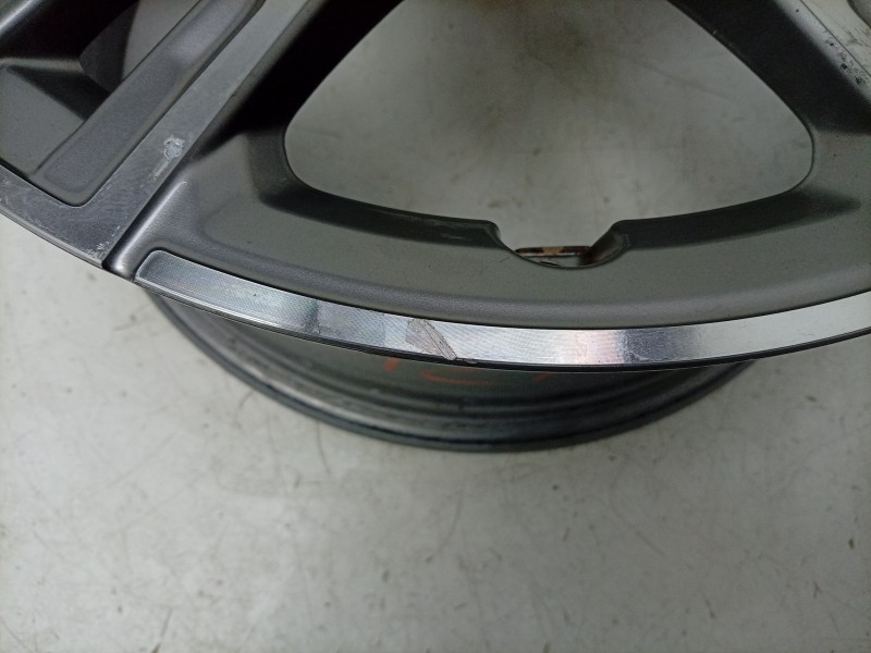 Recambio de llanta para bmw 1 (f40) 118 d referencia OEM IAM  8053523 