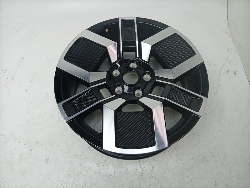 Recambio de llanta para renault 5 e-tech 150 referencia OEM IAM  403007326R 