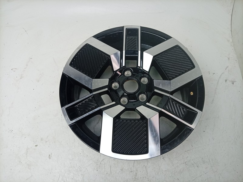 Recambio de llanta para renault 5 e-tech 150 referencia OEM IAM  403007326R 