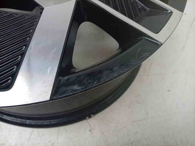 Recambio de llanta para renault 5 e-tech 150 referencia OEM IAM  403007326R 