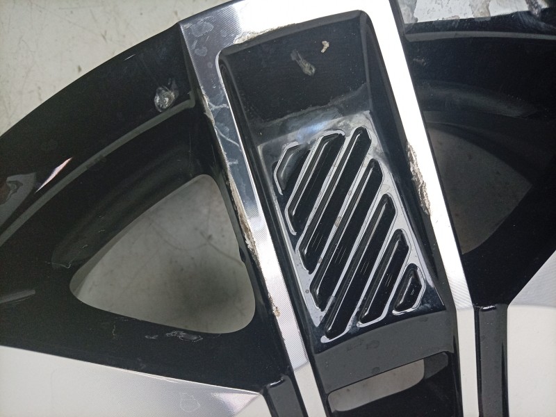Recambio de llanta para renault 5 e-tech 150 referencia OEM IAM  403007326R 