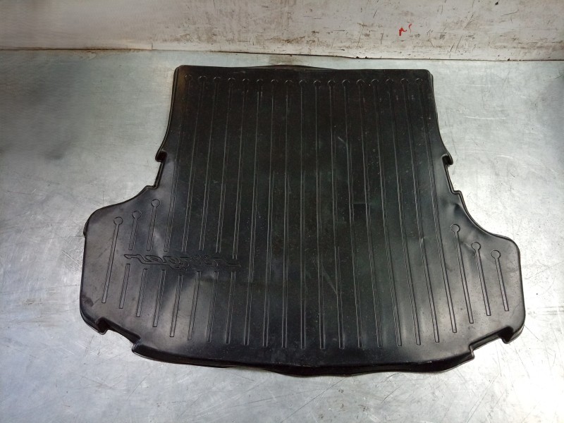 Recambio de tapizado maletero suelo para kia stinger (ck) 2.0 tgdi cat referencia OEM IAM  J5122AD00 