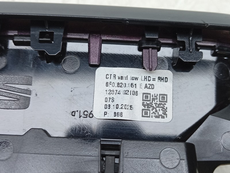 Recambio de aireador central para seat ibiza v (kj1, kjg) 1.0 tsi referencia OEM IAM  6F0820951 