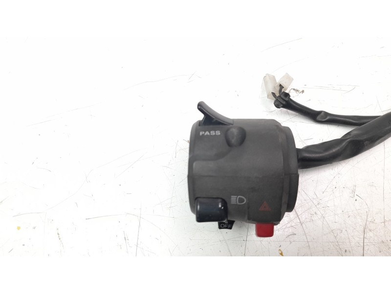 Recambio de piña luces izquierda para kawasaki zzr 1400 referencia OEM IAM 460910067  