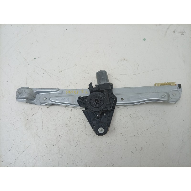 Recambio de elevalunas trasero izquierdo para dacia sandero iii 1.0 tce 90 eco-g referencia OEM IAM  827217099R 