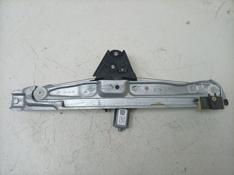 Recambio de elevalunas trasero izquierdo para dacia sandero iii 1.0 tce 90 eco-g referencia OEM IAM  827217099R 
