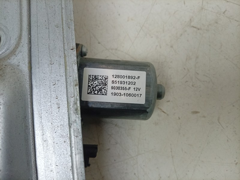 Recambio de elevalunas trasero izquierdo para dacia sandero iii 1.0 tce 90 eco-g referencia OEM IAM  827217099R 