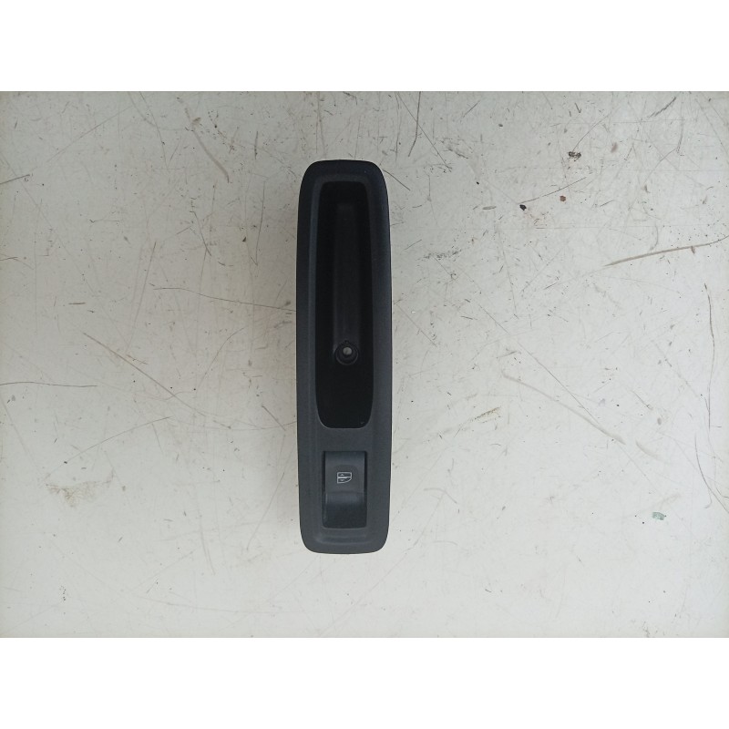 Recambio de mando elevalunas trasero izquierdo para dacia sandero iii 1.0 tce 90 eco-g referencia OEM IAM  254118439R 