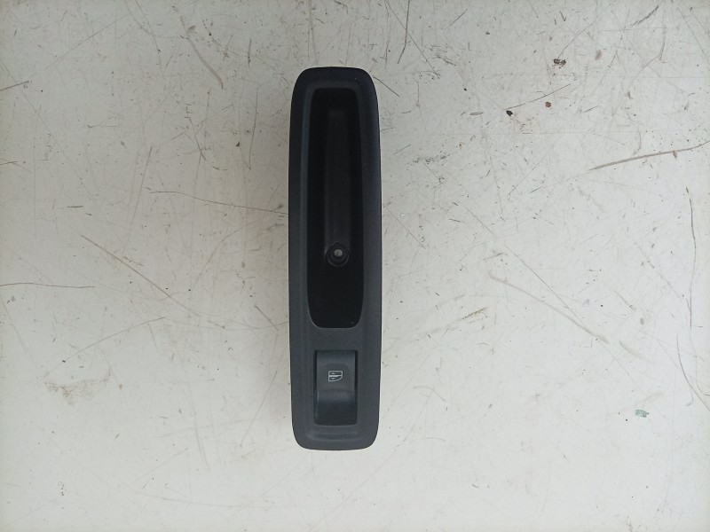 Recambio de mando elevalunas trasero izquierdo para dacia sandero iii 1.0 tce 90 eco-g referencia OEM IAM  254118439R 