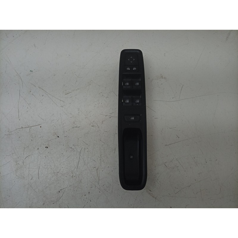 Recambio de mando elevalunas delantero izquierdo para dacia sandero iii 1.0 tce 90 eco-g referencia OEM IAM  254112588R 