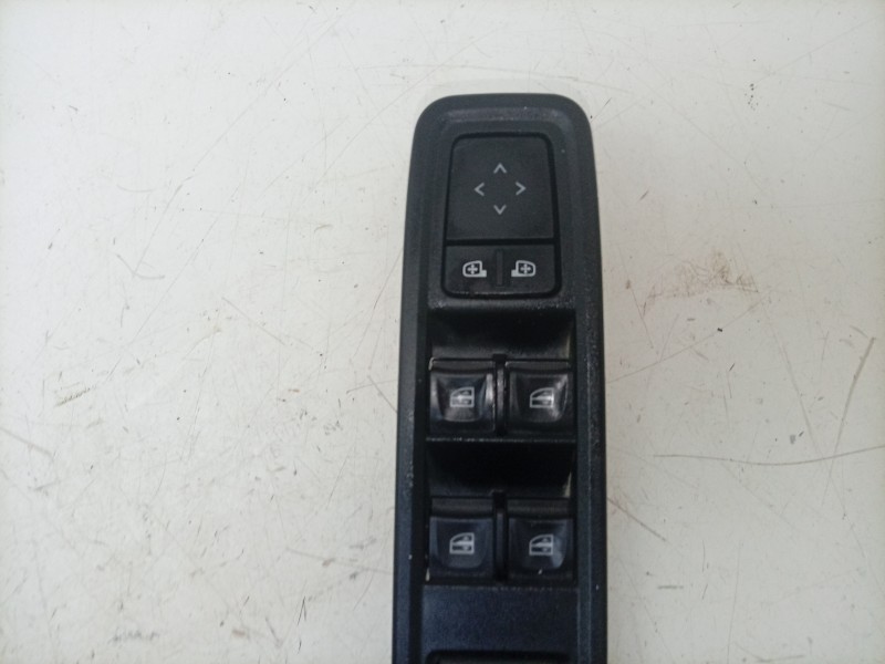 Recambio de mando elevalunas delantero izquierdo para dacia sandero iii 1.0 tce 90 eco-g referencia OEM IAM  254112588R 