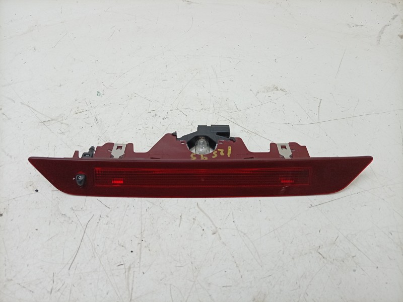 Recambio de luz central de freno para dacia sandero iii 1.0 tce 90 eco-g referencia OEM IAM  265906237R 