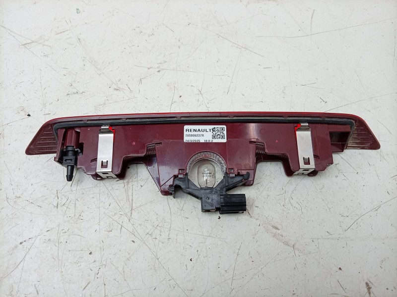 Recambio de luz central de freno para dacia sandero iii 1.0 tce 90 eco-g referencia OEM IAM  265906237R 