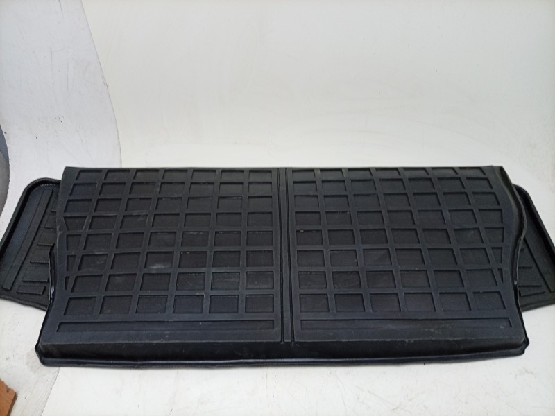 Recambio de alfombra maletero para suzuki across (a5z_) 2.5 hybrid referencia OEM IAM  T5841042080C0 