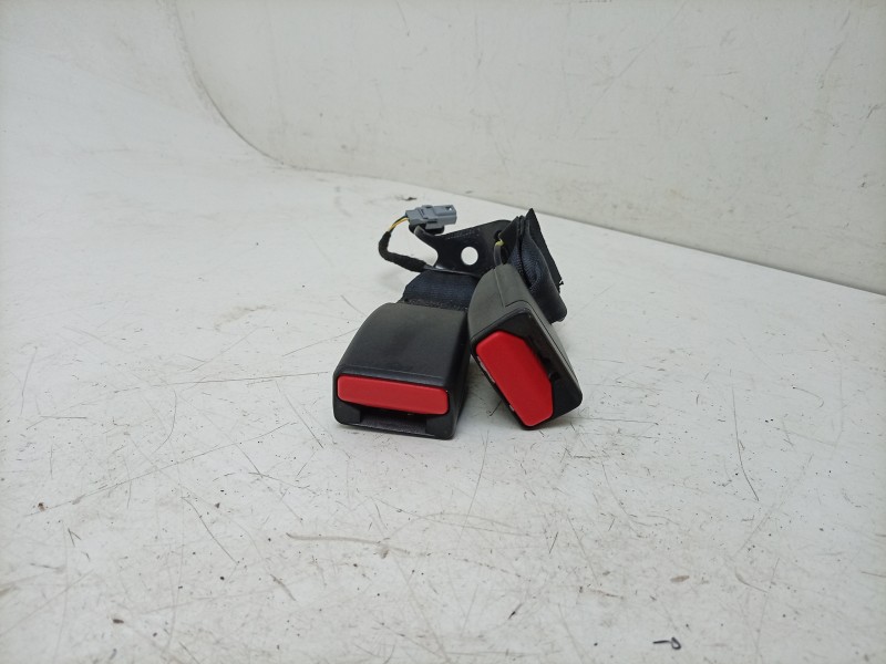Recambio de enganche cinturon trasero central para dacia sandero iii 1.0 tce 90 eco-g referencia OEM IAM  878164707R 