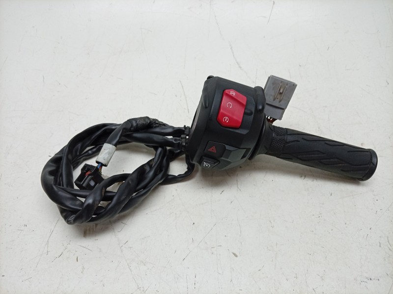 Recambio de piña luces derecha para suzuki gsx-s 1000 referencia OEM IAM  3720048KA0 