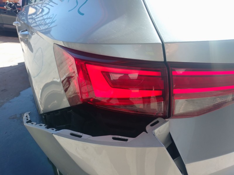 Recambio de piloto trasero izquierdo para seat ateca (kh7, khp) 1.6 tdi referencia OEM IAM   