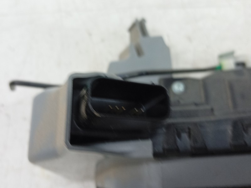 Recambio de cerradura puerta trasera izquierda para kia sportage v (nq5) 1.6 t-gdi referencia OEM IAM  81410R2000 