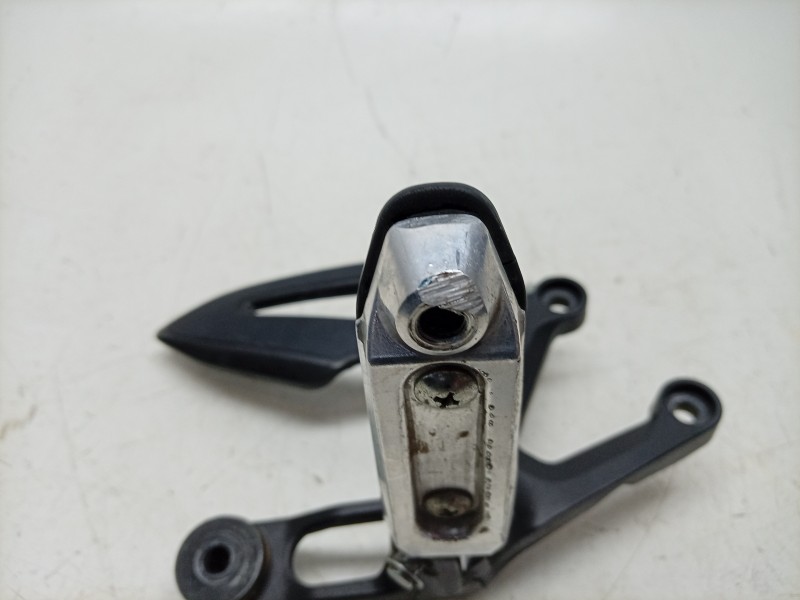 Recambio de estribera derecha para suzuki gsx-s 1000 referencia OEM IAM  4351635F20000 