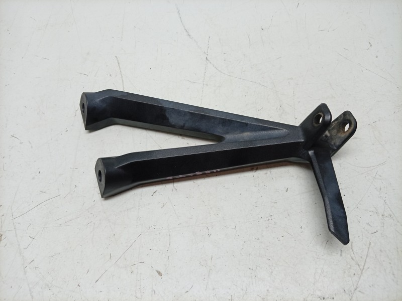 Recambio de estribera derecha para honda cb1000 r cb 1000r referencia OEM IAM  50665MKJD00 