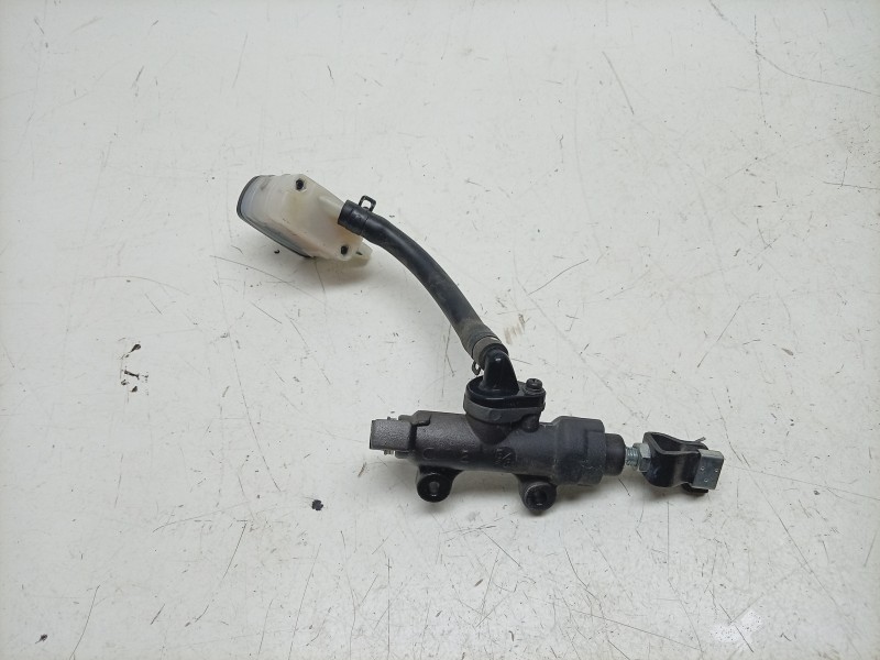 Recambio de bomba freno trasera para honda cb1000 r cb 1000r referencia OEM IAM  43510MKJD01 