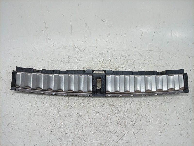 Recambio de moldura para bmw 3 touring m3 competition xdrive referencia OEM IAM  51497450692 