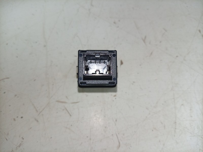 Recambio de warning para audi a4 b9 (8w2, 8wc) 40 tfsi mild hybrid referencia OEM IAM 8W0941509A 8W0941509A 
