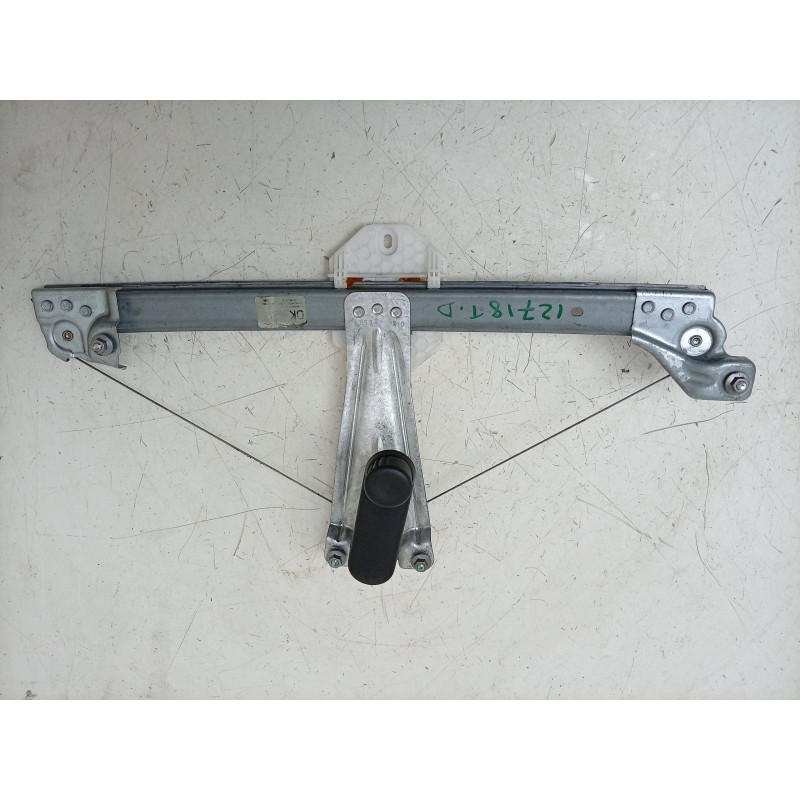 Recambio de elevalunas trasero derecho para dacia sandero ii (b8_) 1.0 sce 75 (b8jc, b8jd) referencia OEM IAM  827203131R 
