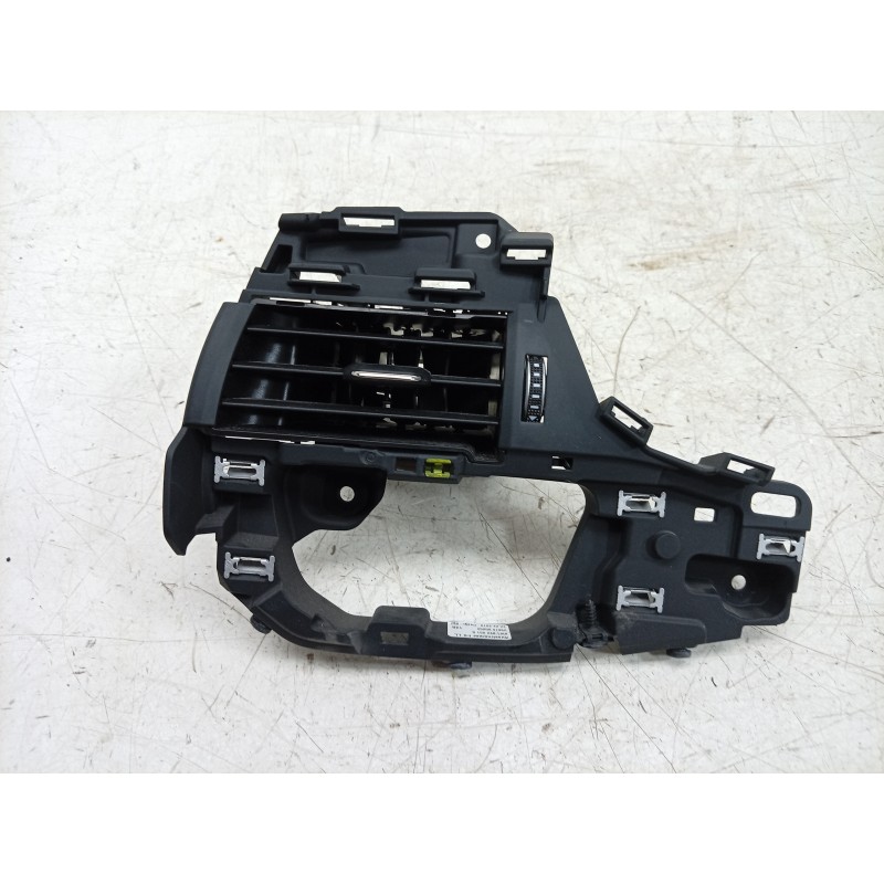 Recambio de aireador izquierdo para audi a4 b9 (8w2, 8wc) 40 tfsi mild hybrid referencia OEM IAM  8W1820901 