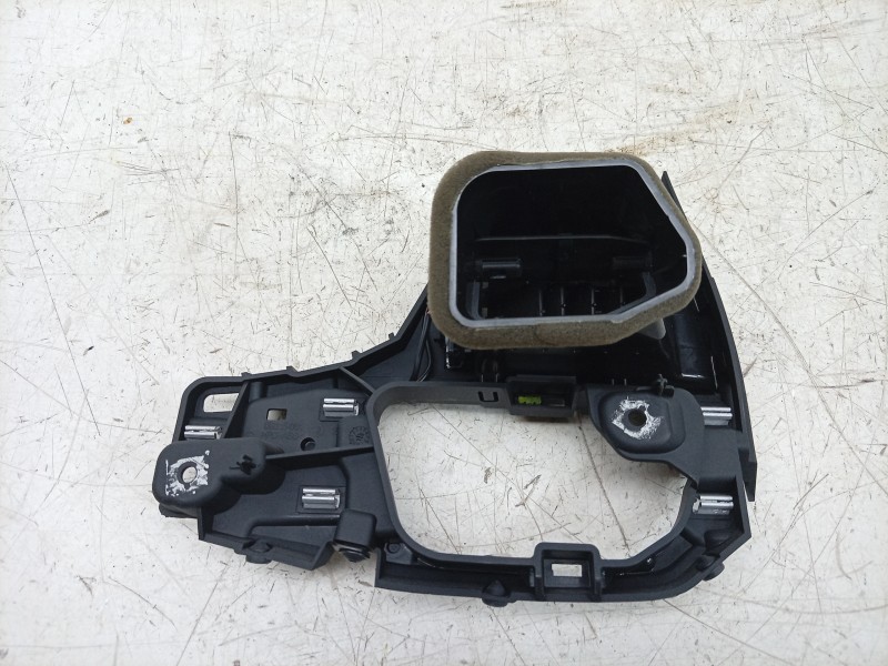 Recambio de aireador izquierdo para audi a4 b9 (8w2, 8wc) 40 tfsi mild hybrid referencia OEM IAM  8W1820901 
