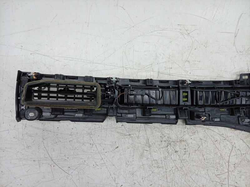 Recambio de aireador central para audi a4 b9 (8w2, 8wc) 40 tfsi mild hybrid referencia OEM IAM  8W1820902 