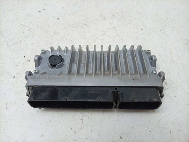 Recambio de centralita motor uce para lexus is iii (_e3_) 300h (ave30_) referencia OEM IAM 2762007780 8966124F10 