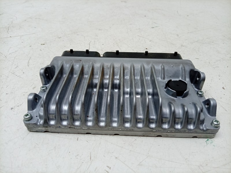 Recambio de centralita motor uce para lexus is iii (_e3_) 300h (ave30_) referencia OEM IAM 2762007780 8966124F10 