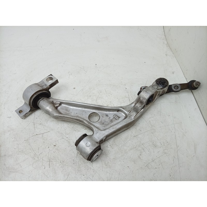 Recambio de brazo suspension inferior delantero izquierdo para lexus is iii (_e3_) 300h (ave30_) referencia OEM IAM  4864053040 