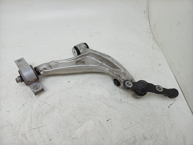 Recambio de brazo suspension inferior delantero izquierdo para lexus is iii (_e3_) 300h (ave30_) referencia OEM IAM  4864053040 
